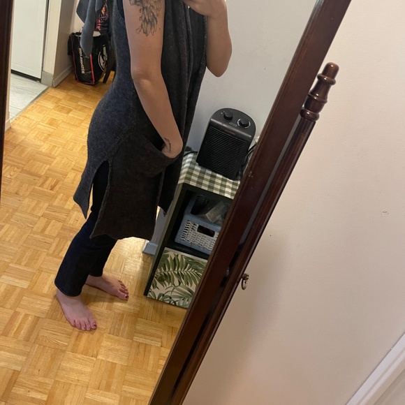 Wilfred wool-blend sleeveless vest - Picture 2 of 13